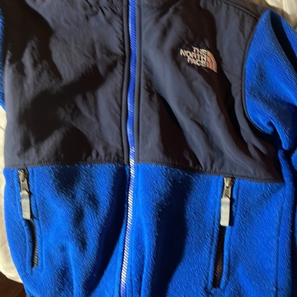 The North Face blue and black full zip jacket size 7/8 stain on front bottom - Picture 5 of 6
